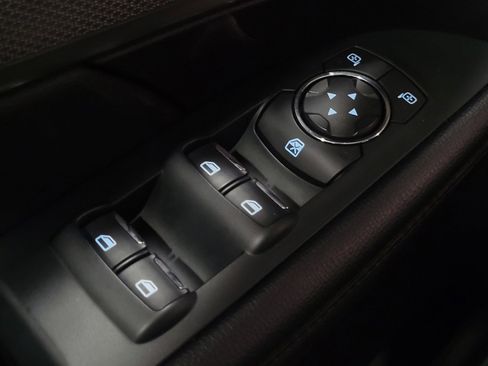 Used 2018 Ford Explorer XLT w/ Equipment Group 202A image 27