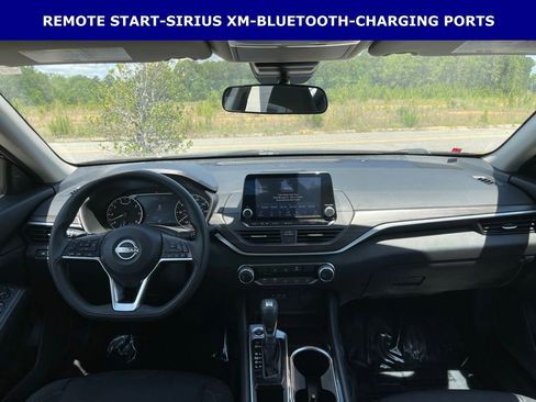 Used 2024 Nissan Altima 2.5 SV FWD image 7