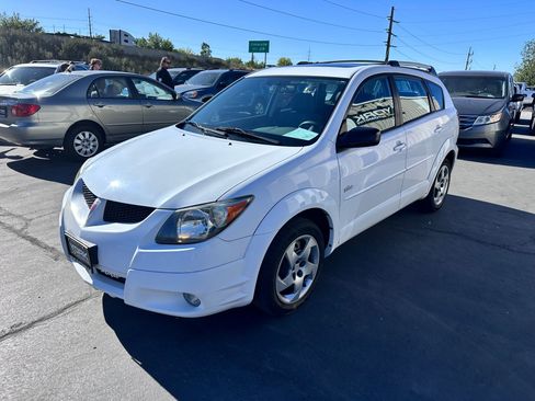 Used 2004 Pontiac Vibe w/ Moon And Tunes Value Package FWD image 2