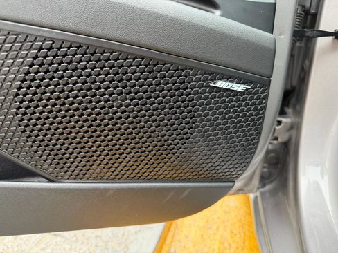 Used 2023 Hyundai Elantra Limited image 12