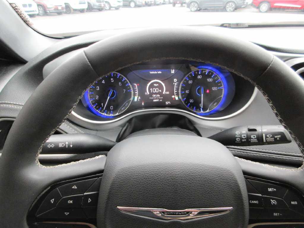 Used 2023 Chrysler Pacifica Touring-L w/ S Appearance Package FWD image 28