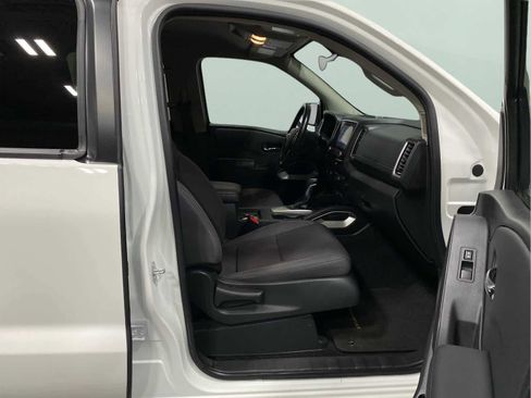 Used 2024 Nissan Frontier SV w/ Technology Package image 28