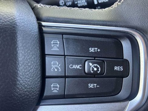 Used 2023 Jeep Wagoneer Series II AWD/4WD image 27