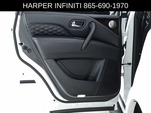 Used 2024 INFINITI QX80 Sensory w/ Cargo Package AWD/4WD image 18