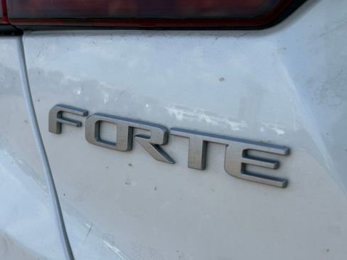 Used 2024 Kia Forte GT-Line w/ GT-Line Premium Package image 10