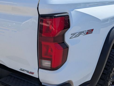 Certified 2024 Chevrolet Colorado ZR2 w/ ZR2 Convenience Package III AWD/4WD image 12