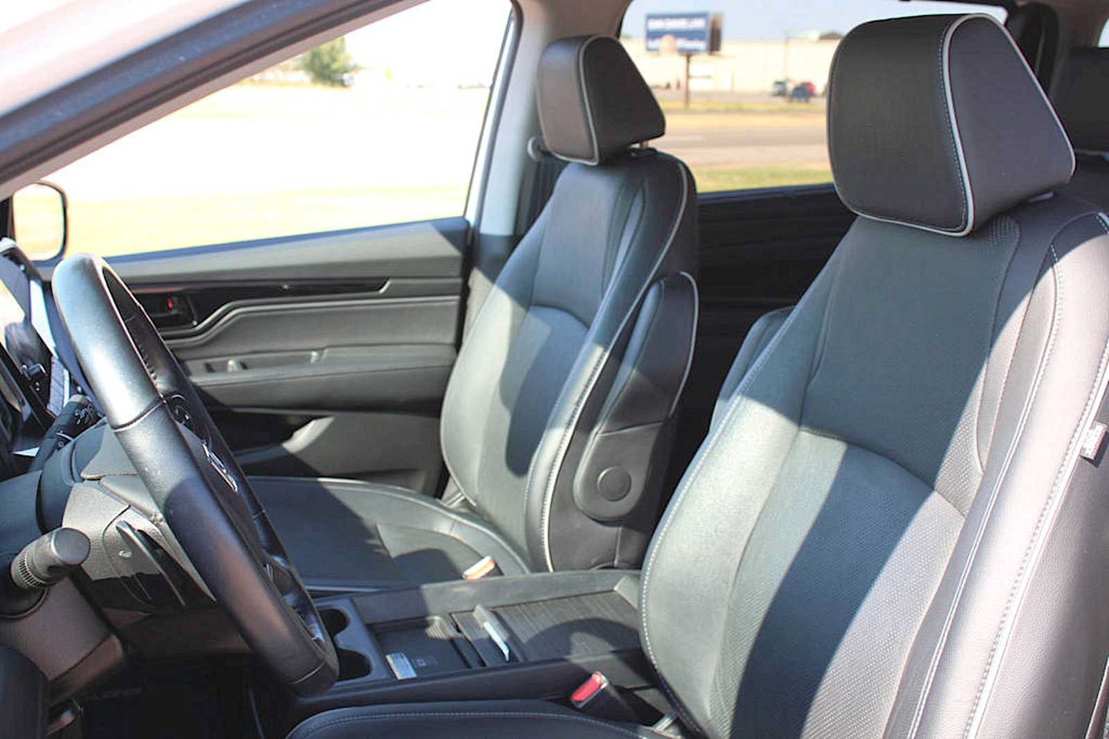 Used 2022 Honda Odyssey Elite image 14