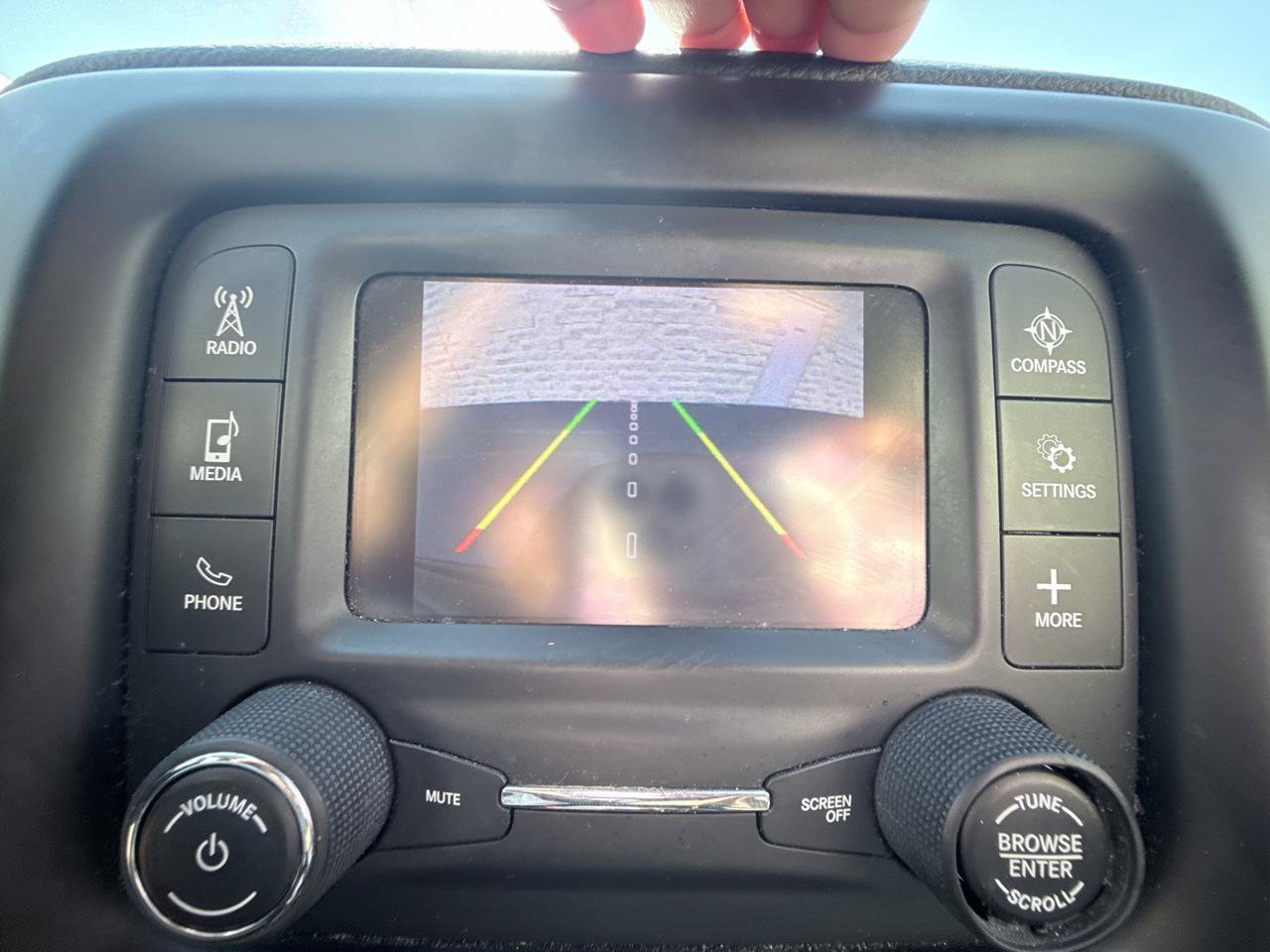 Used 2018 Jeep Compass Latitude FWD image 14