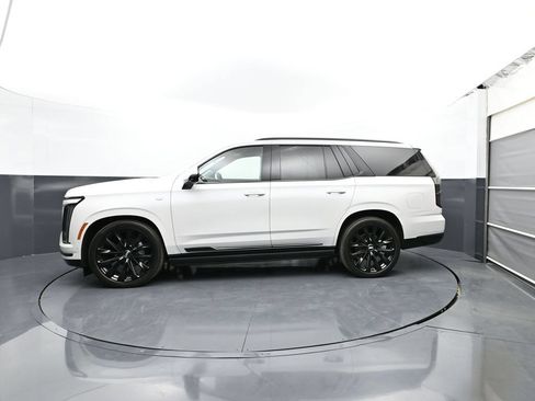 Used 2025 Cadillac Escalade Sport Platinum w/ LPO, ONYX Package AWD/4WD image 11