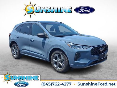 Used 2023 Ford Escape ST-Line w/ Tech Pack #1 AWD/4WD image 1