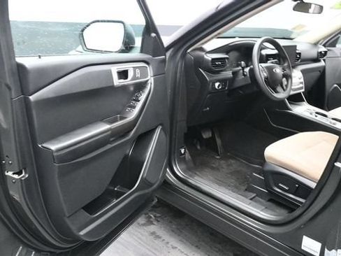 Used 2023 Ford Explorer 4WD image 30