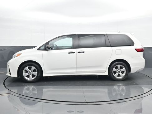 Used 2020 Toyota Sienna L image 3
