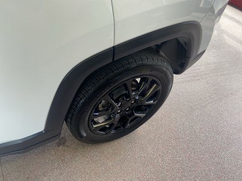 Used 2023 Jeep Compass Altitude w/ Sun and Sound Group image 5