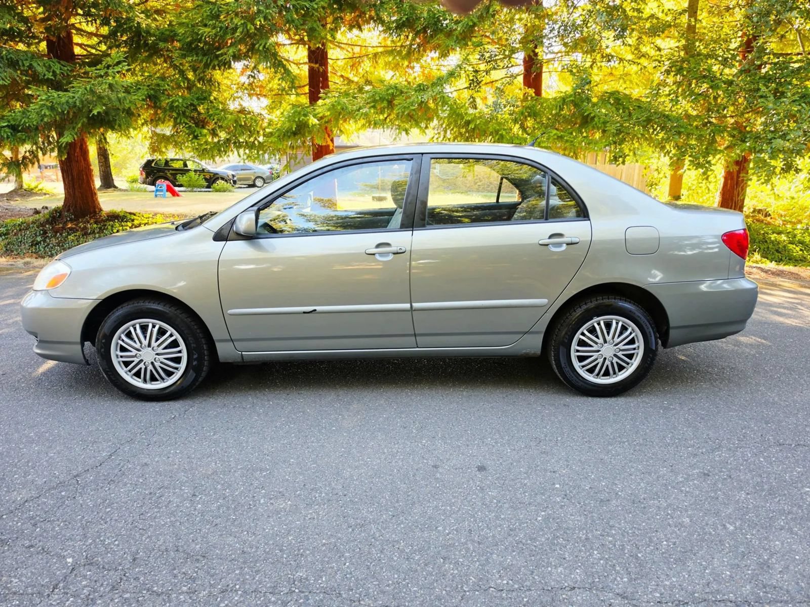 Used 2004 Toyota Corolla LE w/ All Weather Guard Pkg FWD image 2