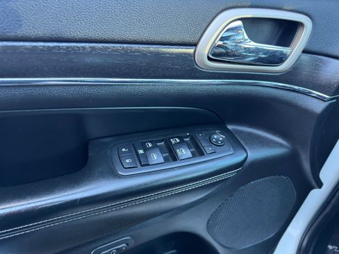 Used 2017 Jeep Grand Cherokee Limited w/ Trailer Tow Group IV image 20