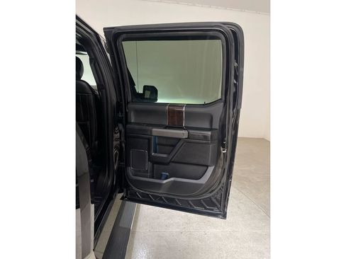 Used 2017 Ford F150 Platinum w/ Equipment Group 701A Luxury image 18