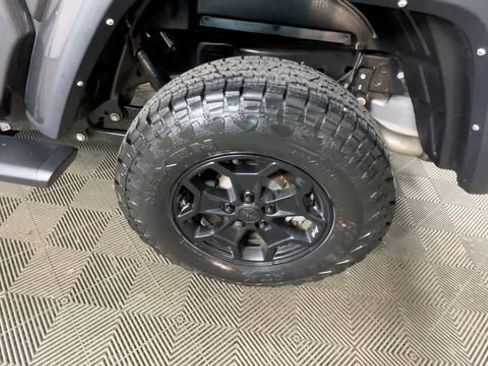 Used 2022 Jeep Gladiator Sport AWD/4WD image 16