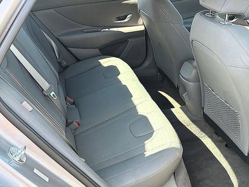 Used 2025 Hyundai Elantra SEL FWD image 28