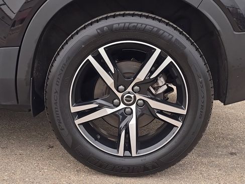 Certified 2025 Volvo XC40 B5 Core image 6