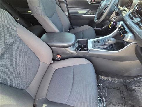 Certified 2023 Toyota RAV4 LE AWD/4WD image 19
