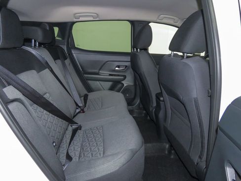 Certified 2025 Nissan Kicks SV image 30