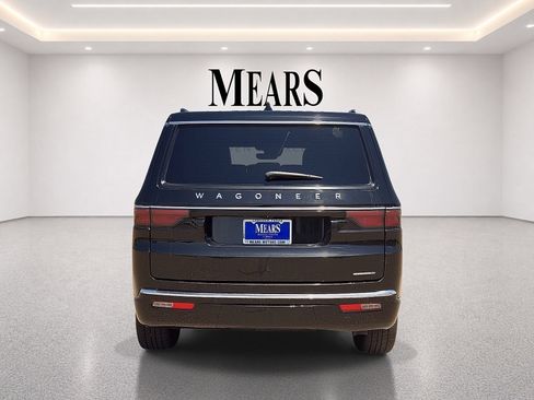 Used 2024 Jeep Wagoneer Series II w/ Flexible Seating Group AWD/4WD image 4