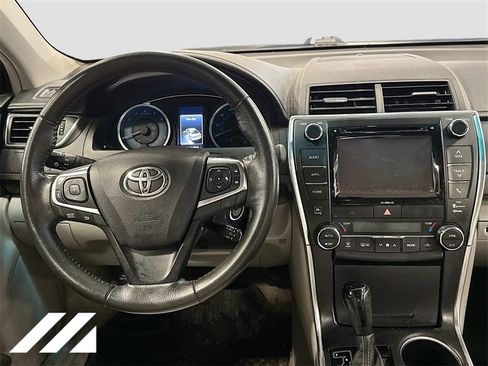 Used 2017 Toyota Camry XLE image 21