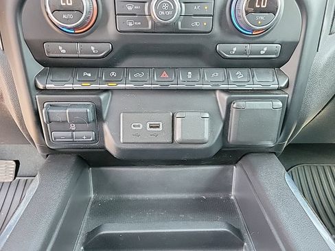 Used 2021 Chevrolet Silverado 1500 LT Trail Boss w/ Convenience Package II AWD/4WD image 18