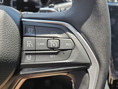 New 2025 Jeep Grand Cherokee L Laredo w/ Luxury Tech Group I RWD image 22