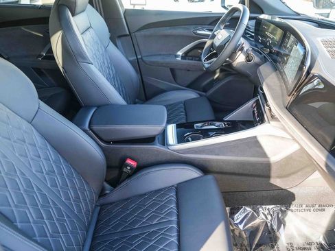 Used 2025 Audi SQ5 Premium Plus image 17