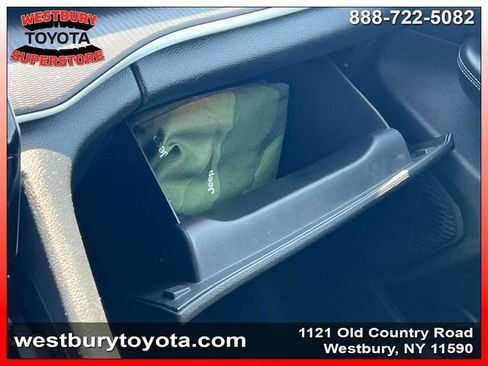 Used 2024 Jeep Grand Cherokee L Laredo image 30