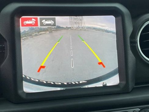 Used 2021 Jeep Wrangler Unlimited Sahara AWD/4WD image 14