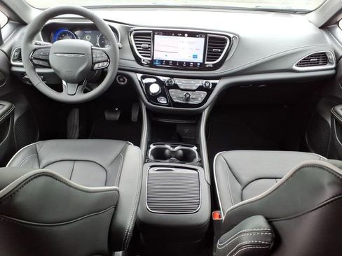 New 2027 Chrysler Pacifica Limited FWD image 27