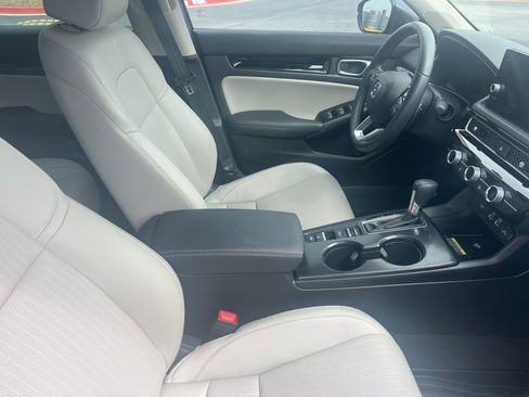 Used 2023 Honda Civic Touring image 4