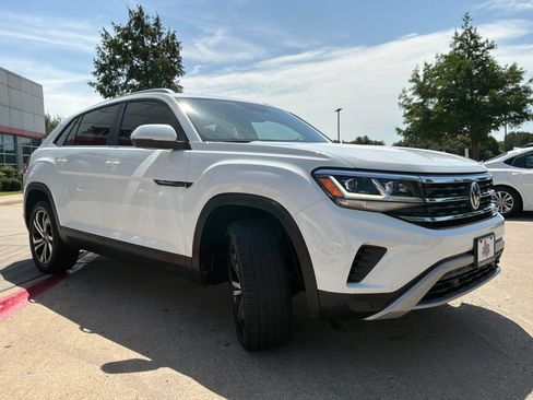 Used 2022 Volkswagen Atlas Cross Sport SE FWD image 4