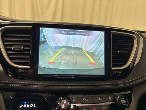 Used 2026 Chrysler Pacifica Limited FWD image 20