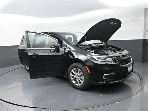 New 2026 Chrysler Pacifica Select image 25
