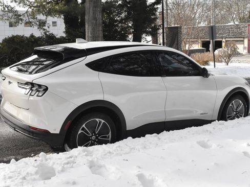 Used 2022 Ford Mustang Mach-E Select w/ Comfort/Technology Package image 8