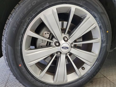 Used 2018 Ford Explorer Limited image 31