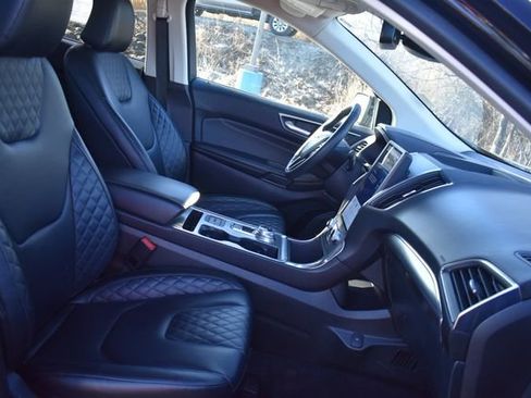 Used 2024 Ford Edge Titanium image 12