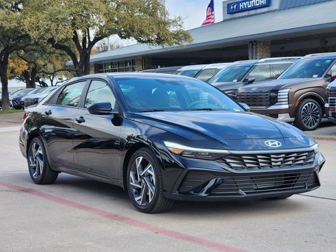 Certified 2025 Hyundai Elantra Sport image 3