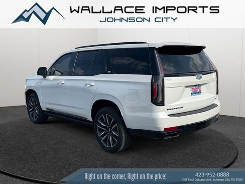 Used 2021 Cadillac Escalade Sport Platinum w/ Heavy-Duty Trailer Package AWD/4WD image 3