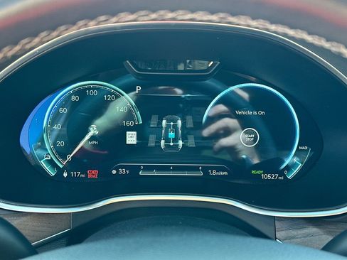 Used 2023 Genesis G80 image 26