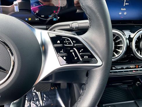 Used 2025 Mercedes-Benz GLA 250 GLA 250 image 24