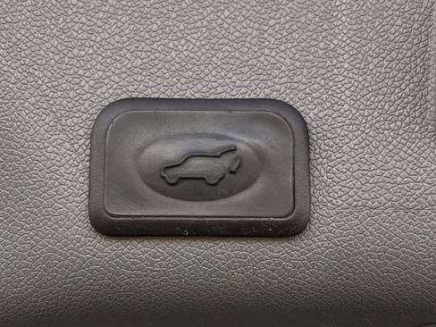 Used 2016 GMC Acadia SLT image 25