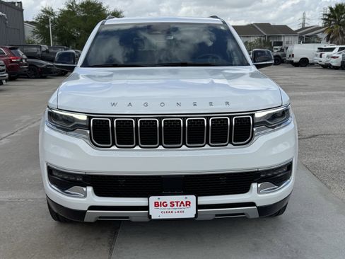 Used 2024 Jeep Wagoneer L Series II w/ Flexible Seating Group AWD/4WD image 3
