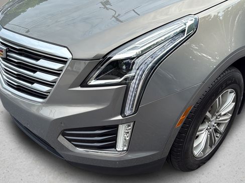 Used 2018 Cadillac XT5 Luxury w/ Driver Awareness Package AWD/4WD image 9