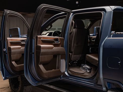 Used 2025 GMC Sierra 2500 Denali w/ Denali Reserve Package image 32