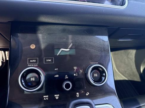 Used 2021 Land Rover Range Rover Evoque SE image 31