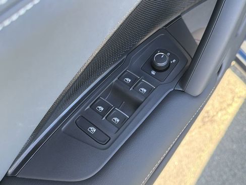 New 2026 Volkswagen Tiguan SE R-Line FWD image 25
